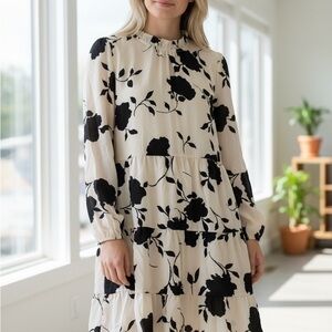 Chic Black and White Floral Long Sleeve Dress